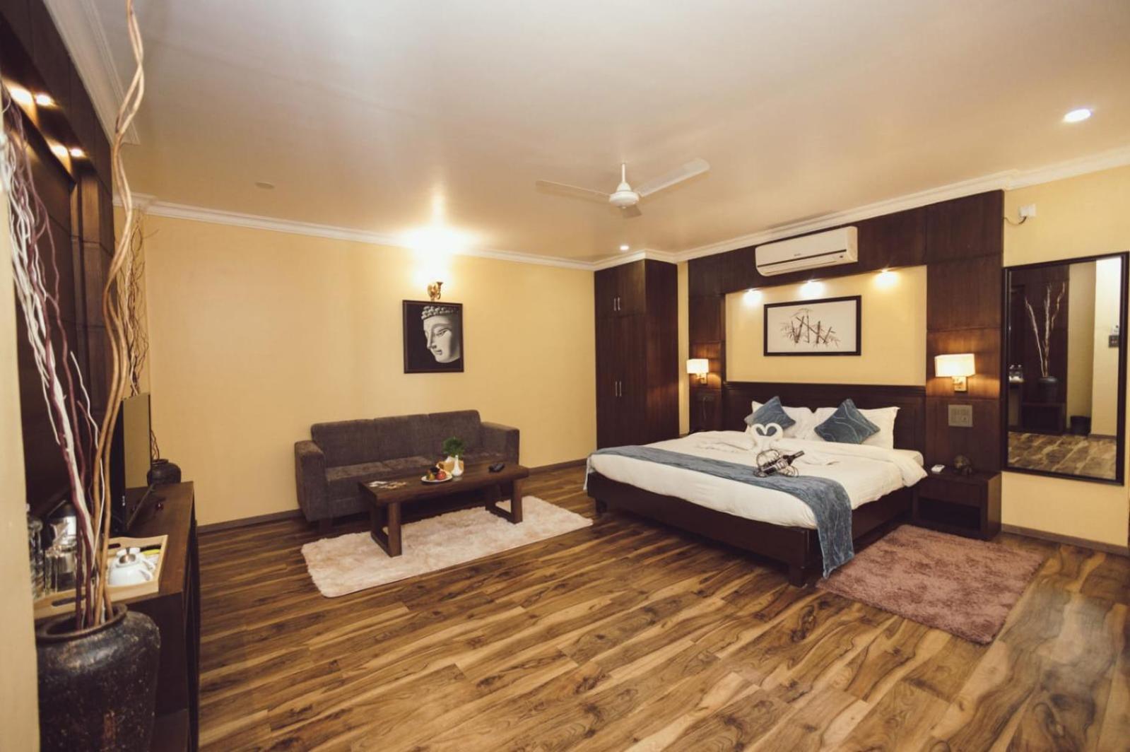 Itahari Hotel Maden Inn מראה חיצוני תמונה