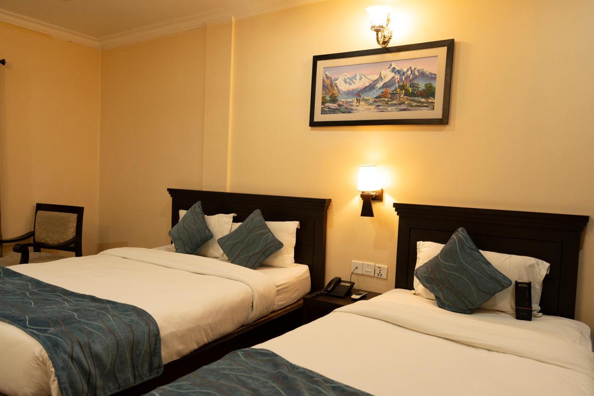 Itahari Hotel Maden Inn מראה חיצוני תמונה