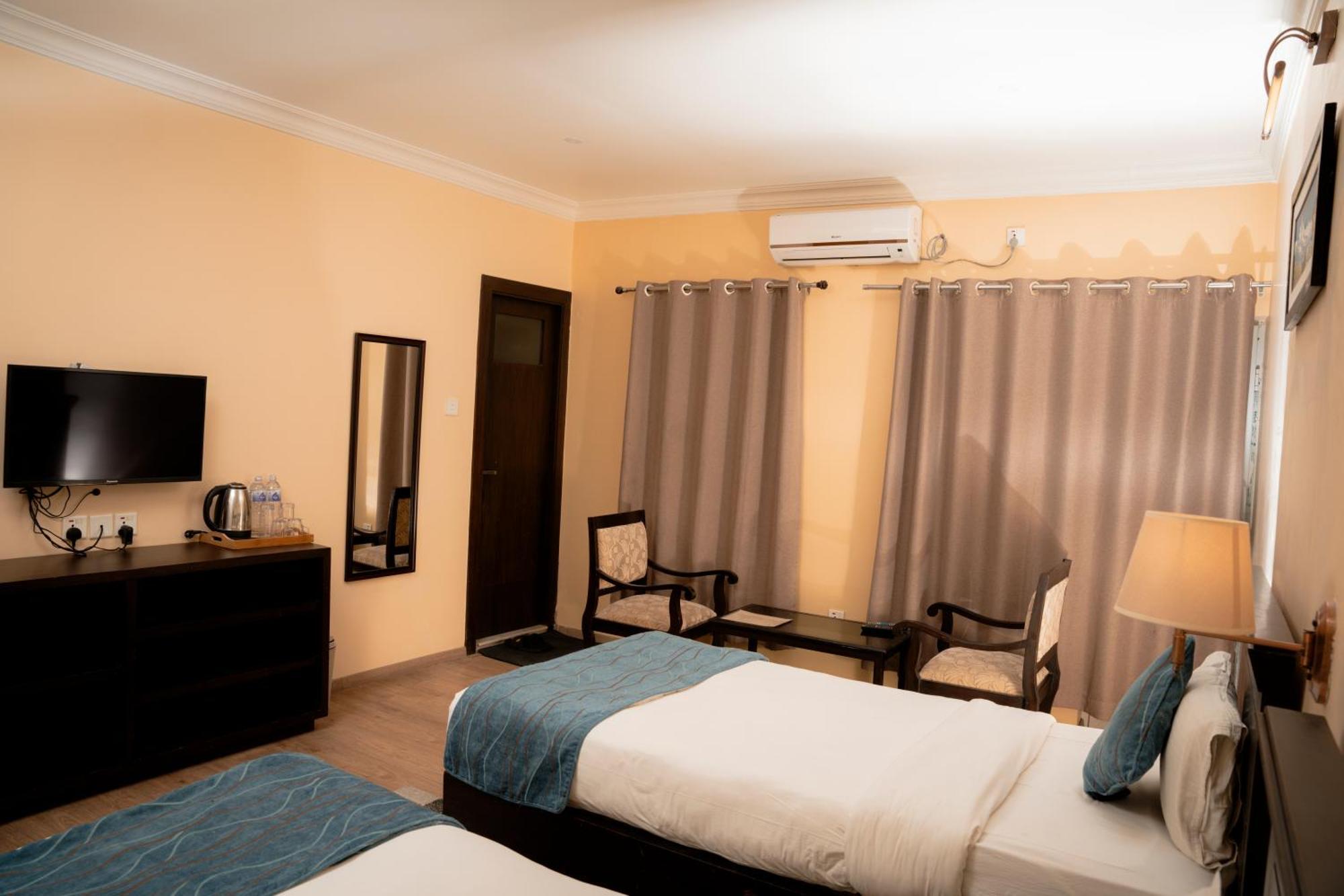 Itahari Hotel Maden Inn מראה חיצוני תמונה