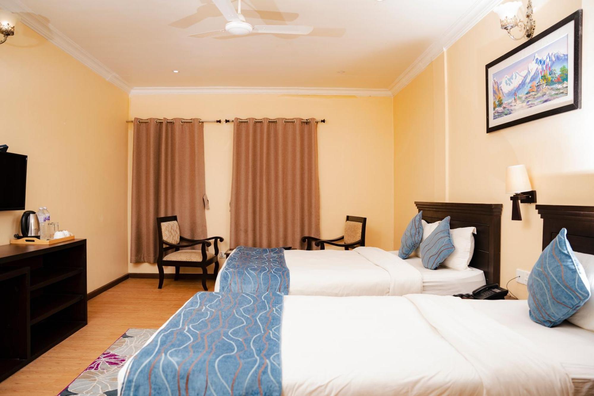 Itahari Hotel Maden Inn מראה חיצוני תמונה