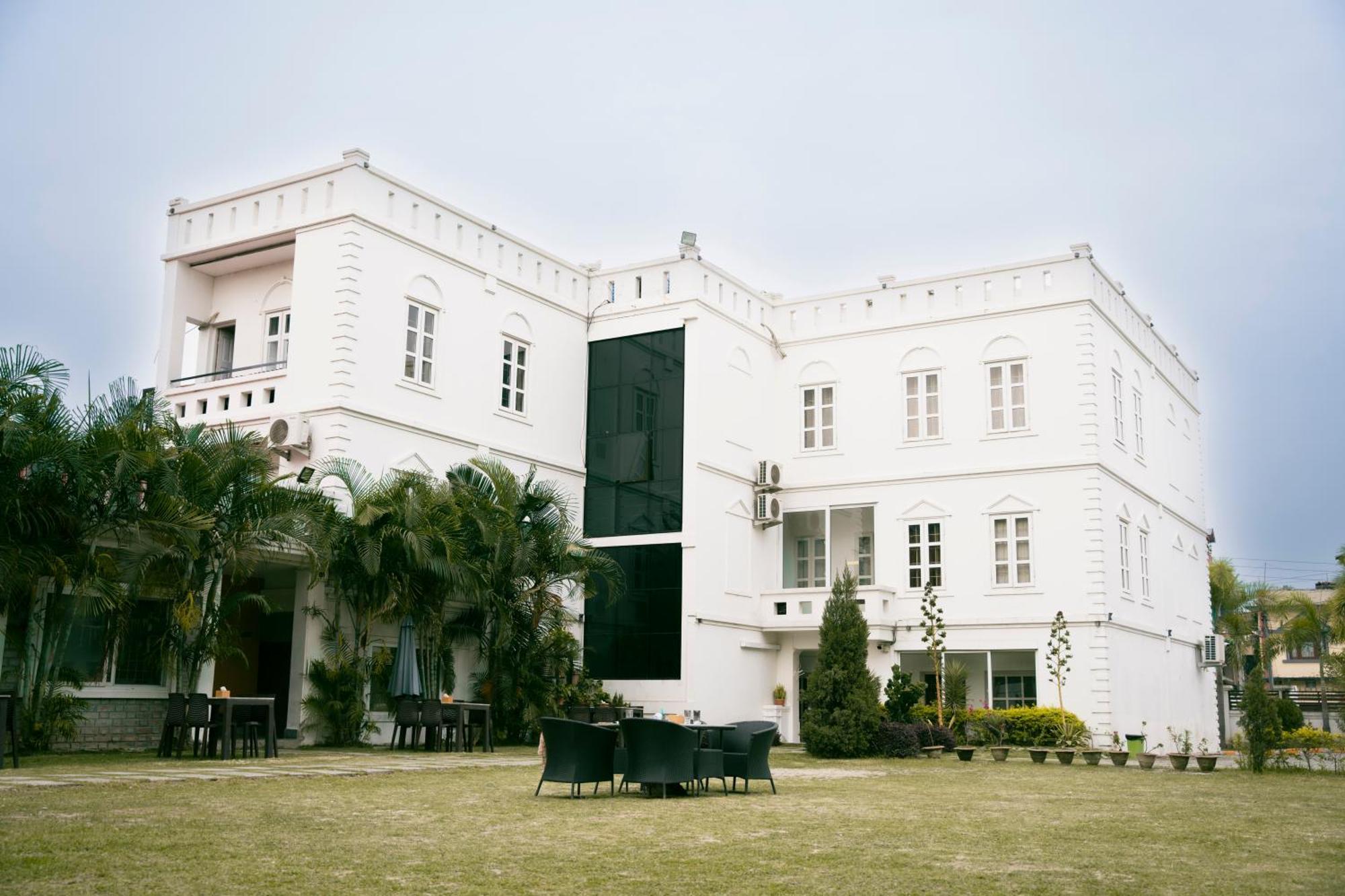 Itahari Hotel Maden Inn מראה חיצוני תמונה