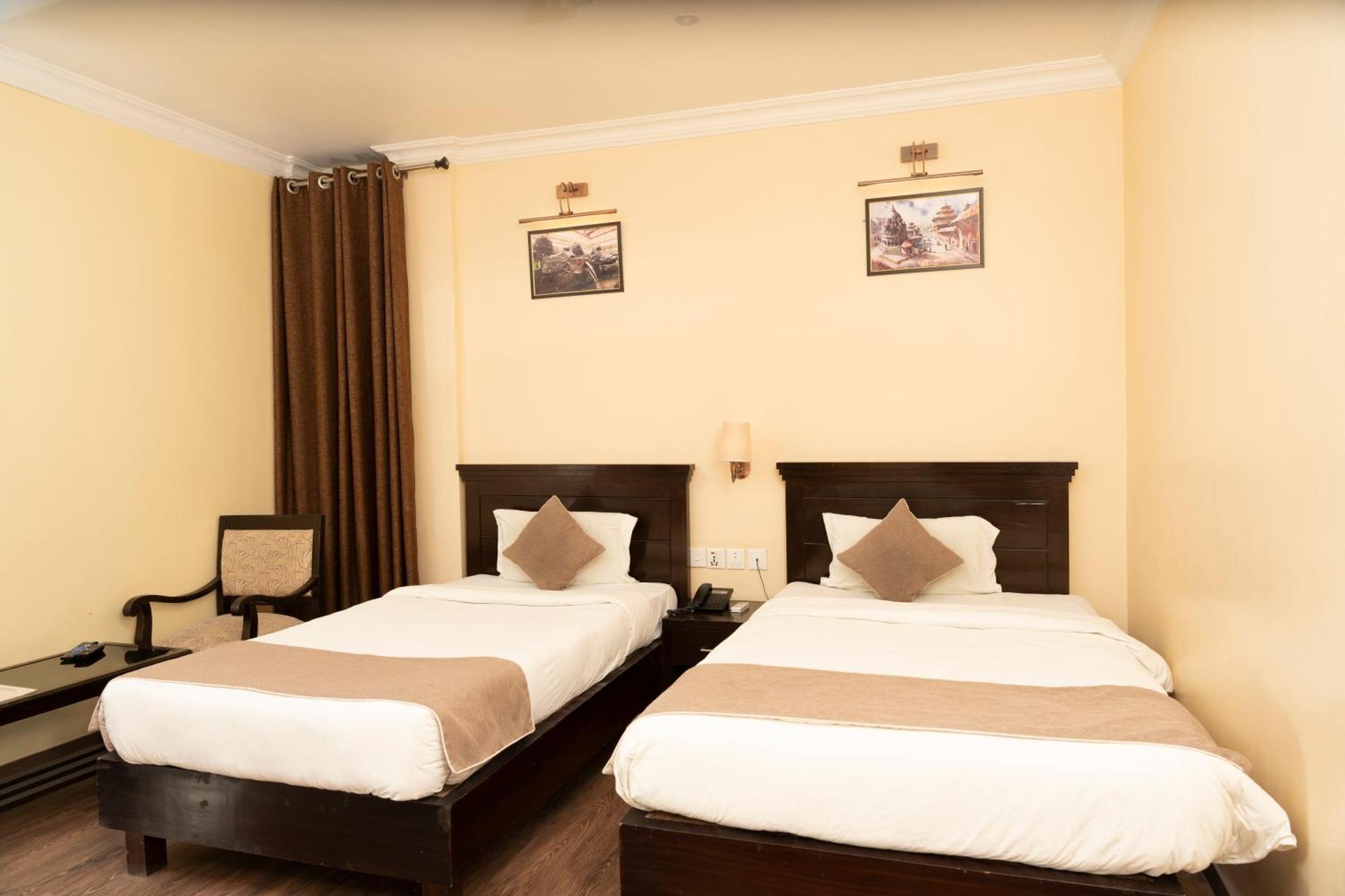 Itahari Hotel Maden Inn מראה חיצוני תמונה